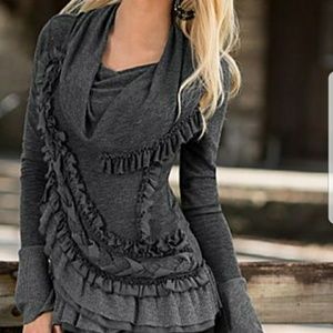 [VENUS] Gray Ruffle Sweater